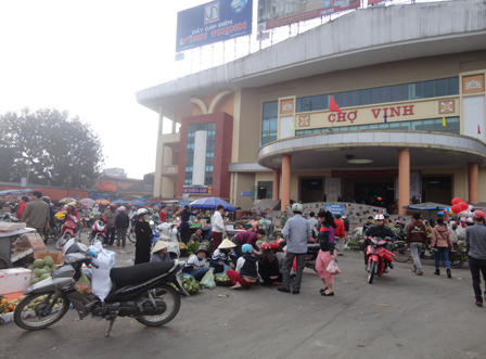 Bát nháo ở chợ Vinh ngày cuối năm